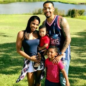 Meet your Posher, Courtney